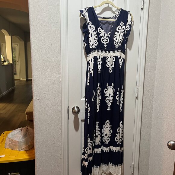 Shein Blue and White Maxi Dress- Medium - Picture 5 of 5